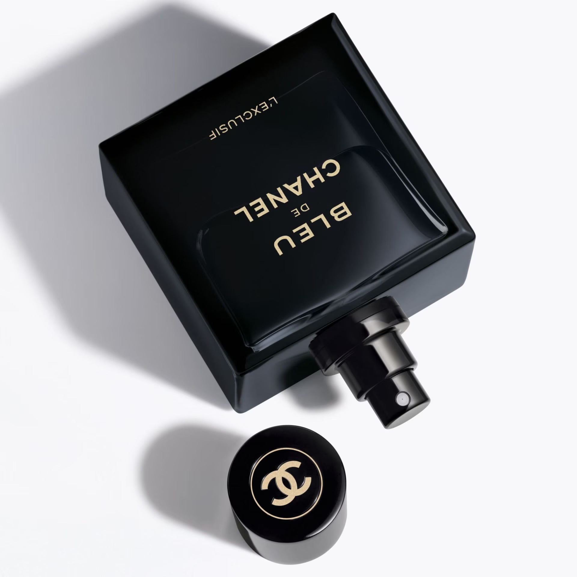 este o reinterpretare exclusivistă și sofisticată a emblematicului BLEU DE CHANEL