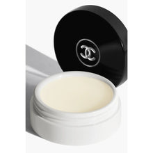 Încarcă imaginea în Galerie, Chanel Hydra Beauty Nutrition Nourishing Lip Care 10g - Balsam Intens Hidratant Pentru Buze
