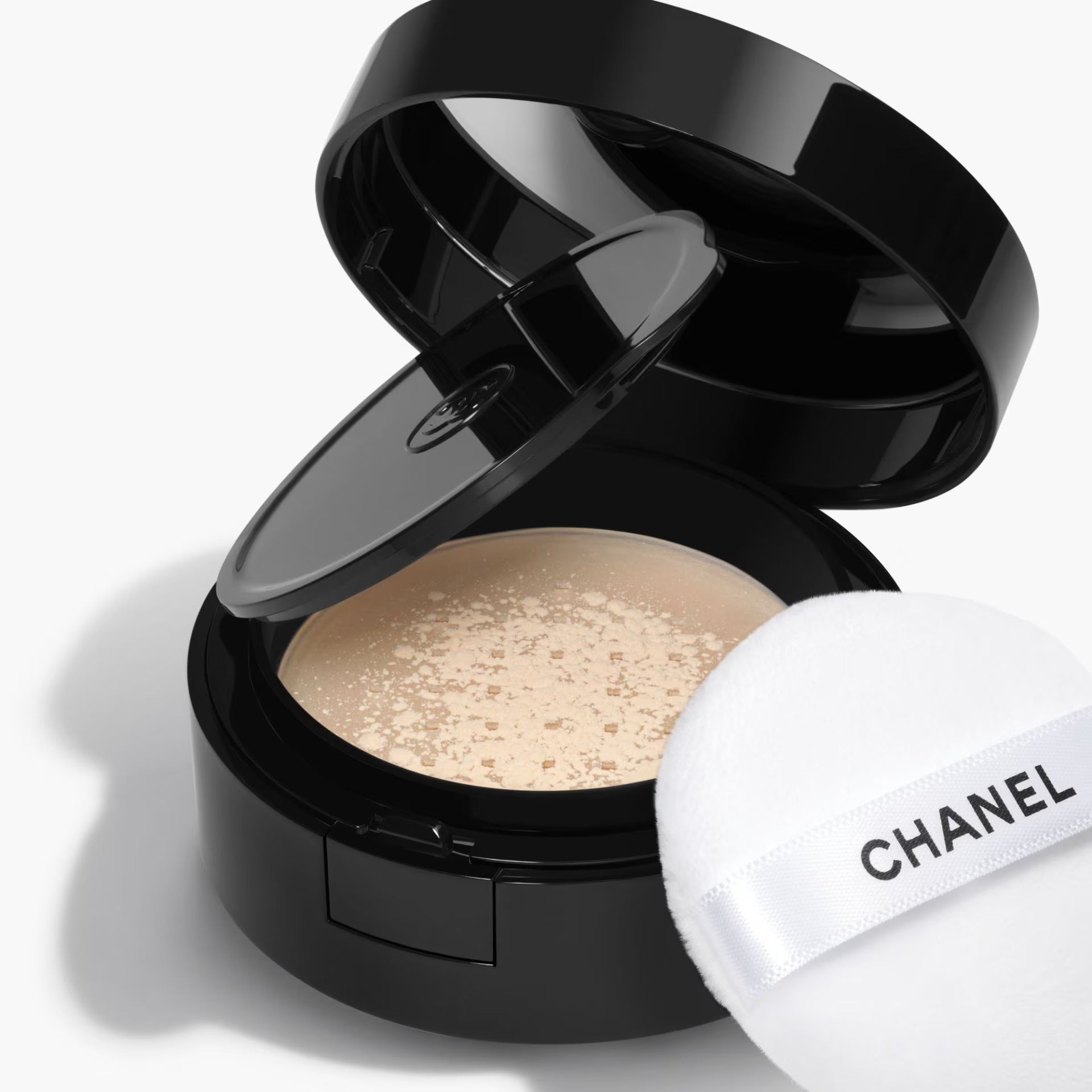 Chanel Poudre Universelle Libre Medium 30 - Pudra Libera Matifianta Naturala - Beauty Lounge