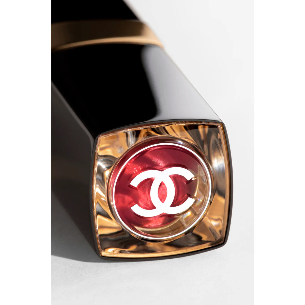 Chanel Rouge Coco Flash - Ruj Hidratant cu Luciu Intens si Pigmenti Concentrati