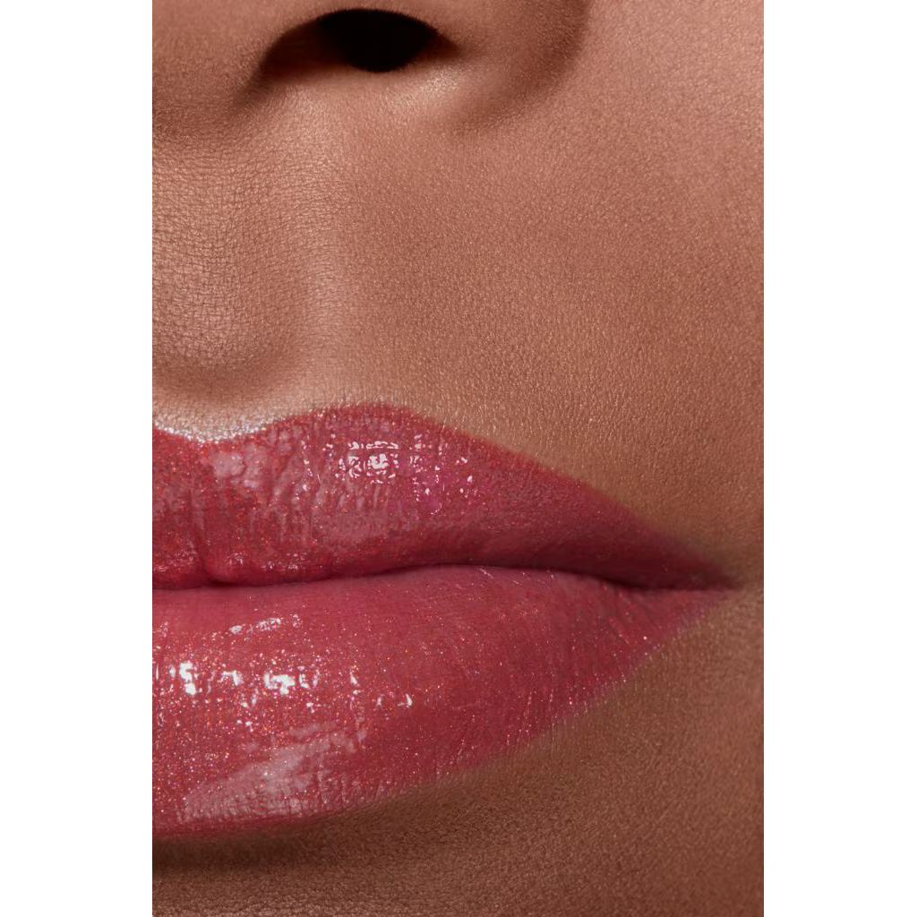 Chanel Rouge Coco Flash 82 Live - Ruj Hidratant cu Stralucire Intensa Glossy - Beauty Lounge