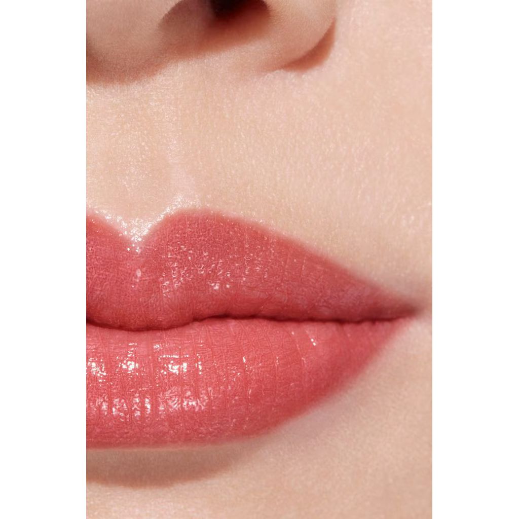 Chanel Rouge Coco Flash - Ruj Hidratant cu Stralucire Intensa si Efect Glossy - Beauty Lounge
