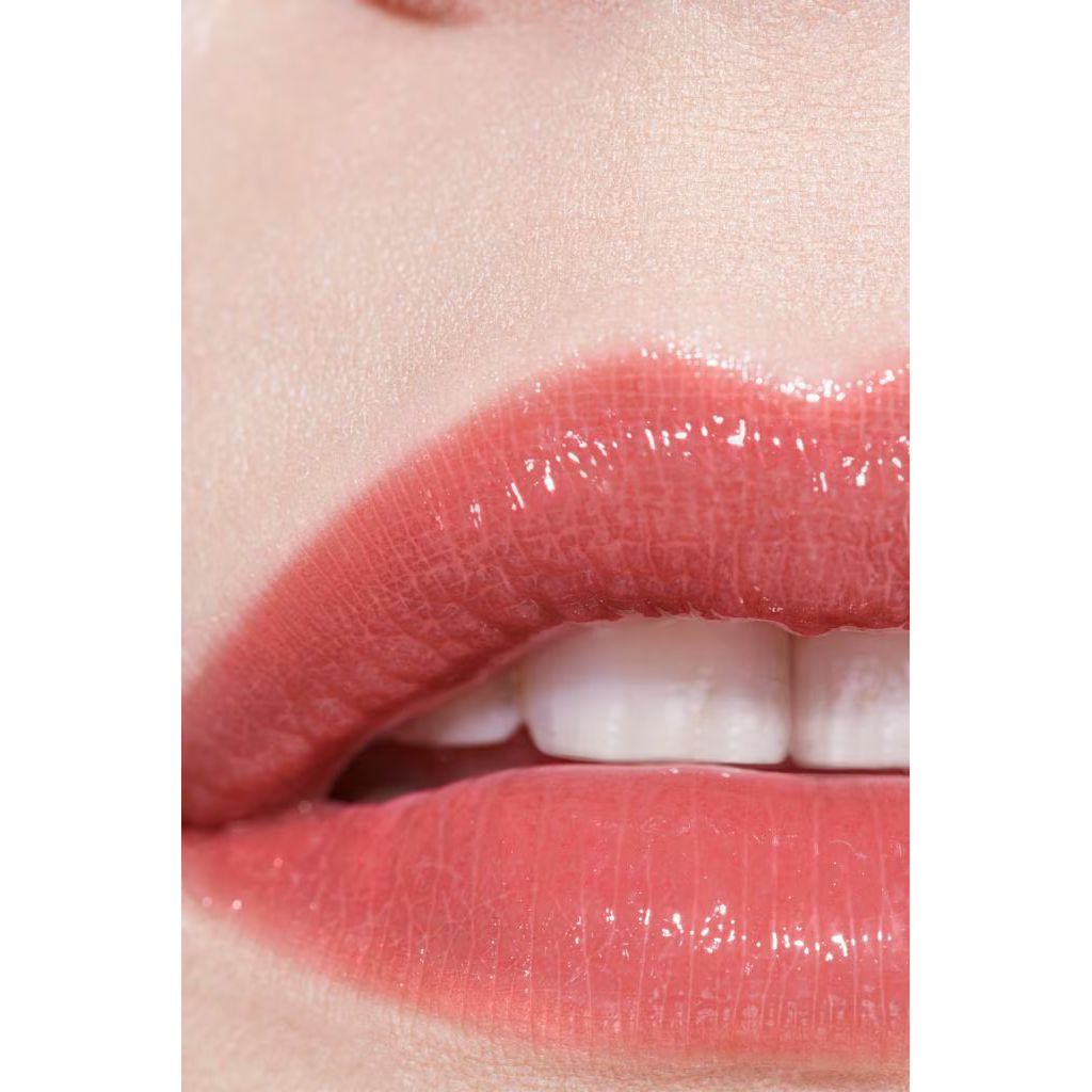 Chanel Rouge Coco Flash - Ruj Hidratant cu Stralucire Intensa si Efect Glossy - Beauty Lounge
