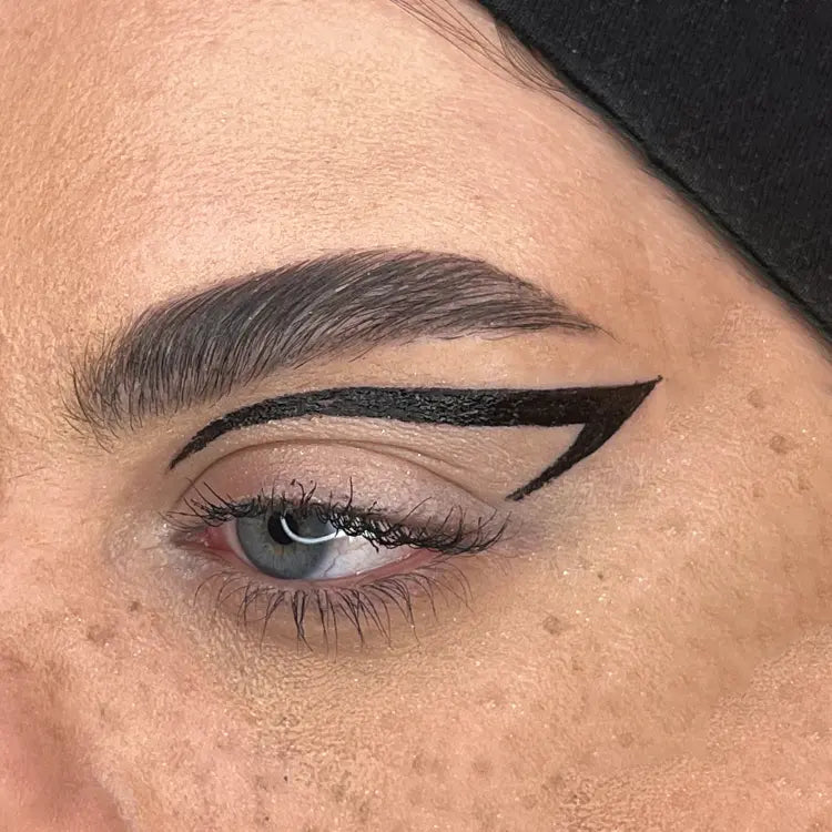 Layla Cosmetics Eyeliner Shinink Shiny Black Waterproof - Tus Contur Ochi Tip Carioca