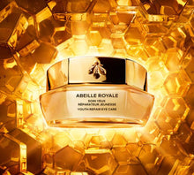 Încarcă imaginea în Galerie, Guerlain Abeille Royale Youth Repair Eye Care 15ml - Crema Ochi Anti-Rid
