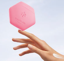 Încarcă imaginea în Galerie, Guerlain Aqua Allegoria Florabloom Hand Cream 50ml - Crema de Maini Hidratanta

