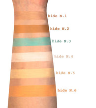 Încarcă imaginea în Galerie, Layla Cosmetics Hide Correttore In Stick No 2 - Corector Stick Pentru Imperfectiuni
