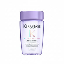 Încarcă imaginea în Galerie, Kerastase Blond Absolu Bain Lumiere este un sampon hidratant si iluminator special creat pentru parul blond, decolorat sau cu suvite.
