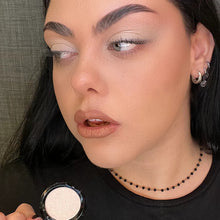 Încarcă imaginea în Galerie, Layla Cosmetics Sparkle Eyeshadow 10 - Fard de Ochi Stralucitor
