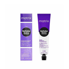 Încarcă imaginea în Galerie, Matrix SoColor Extra Coverage 507AV ofera o nuanta naturala de blond mediu, cu acoperire completa a firelor albe si rezultate uniforme si stralucitoare.
