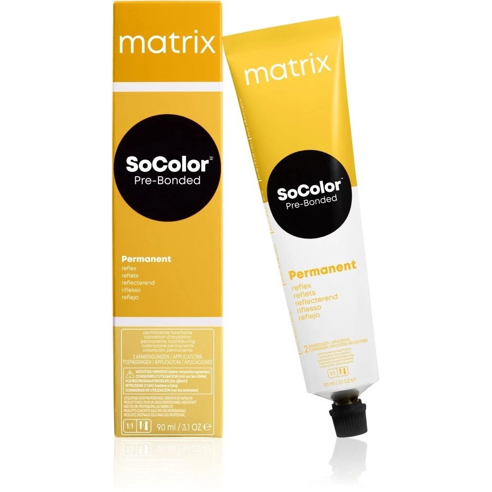 Matrix SoColor Pre-Bonded 6VR este o vopsea permanentă profesională, concepută pentru a oferi o nuanță intensă de blond închis cu reflexe violet-roșu, perfectă pentru un look vibrant, modern și plin de personalitate.

