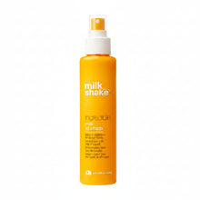 Încarcă imaginea în Galerie, MilkShake Incredible Milk - Tratament Pentru Par cu 12 Beneficii 150ml.
Este o masca-spray leave-in potrivita tuturor tipurilor de par, avand 12 proprietati asupra parului.
