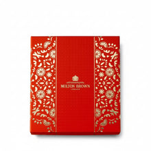 Încarcă imaginea în Galerie, Molton Brown Orange &amp; Bergamot Hand Care Gift Set - Set Ingrijire Pentru Maini - Beauty Lounge
