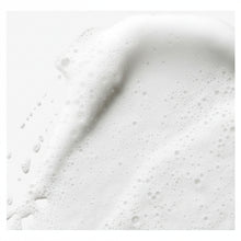 Încarcă imaginea în Galerie, Olaplex No.4 Bond Maintenance Shampoo 250ml – Sampon Reparator Hidratant
