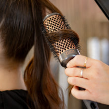 Încarcă imaginea în Galerie, Olivia Garden Expert Blowout Heat 45mm - Perie de Par Profesionala Volum si Stralucire - Beauty Lounge
