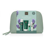 Încarcă imaginea în Galerie, Foaming Shower Gel 50ml – curăță delicat și lasă pielea fin parfumată
Body Cream 70ml – hidratează intens și oferă catifelare
Pillow &amp; Body Mist 20ml – parfum relaxant pentru corp și pernă
Massage Oil 50ml – ulei de masaj cu efect calmant
