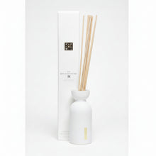 Încarcă imaginea în Galerie, Rituals The Ritual of Sakura Fragrance Sticks 250ml - Betisoare Parfumate Camera - Beauty Lounge
