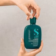 Încarcă imaginea în Galerie, Alfaparf Milano Reparative Low Shampoo - Sampon De Reconstructie 250ml
