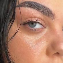 Încarcă imaginea în Galerie, Layla Cosmetics The Longer The Better Waterproof Mascara - Rimel pentru Volum Rezistent la Apa
