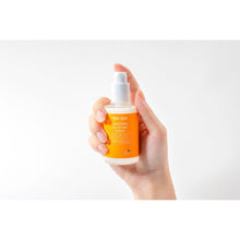 Încarcă imaginea în Galerie, QyoQyo Tangerine All-In-One Serum Anti-Wrinkle and Whitening 50ml - Ser Antiimbatranire
