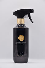 Încarcă imaginea în Galerie, The Rituals of Velvet Oudh Home Perfume 400ml – Spray Parfum pentru Casă
