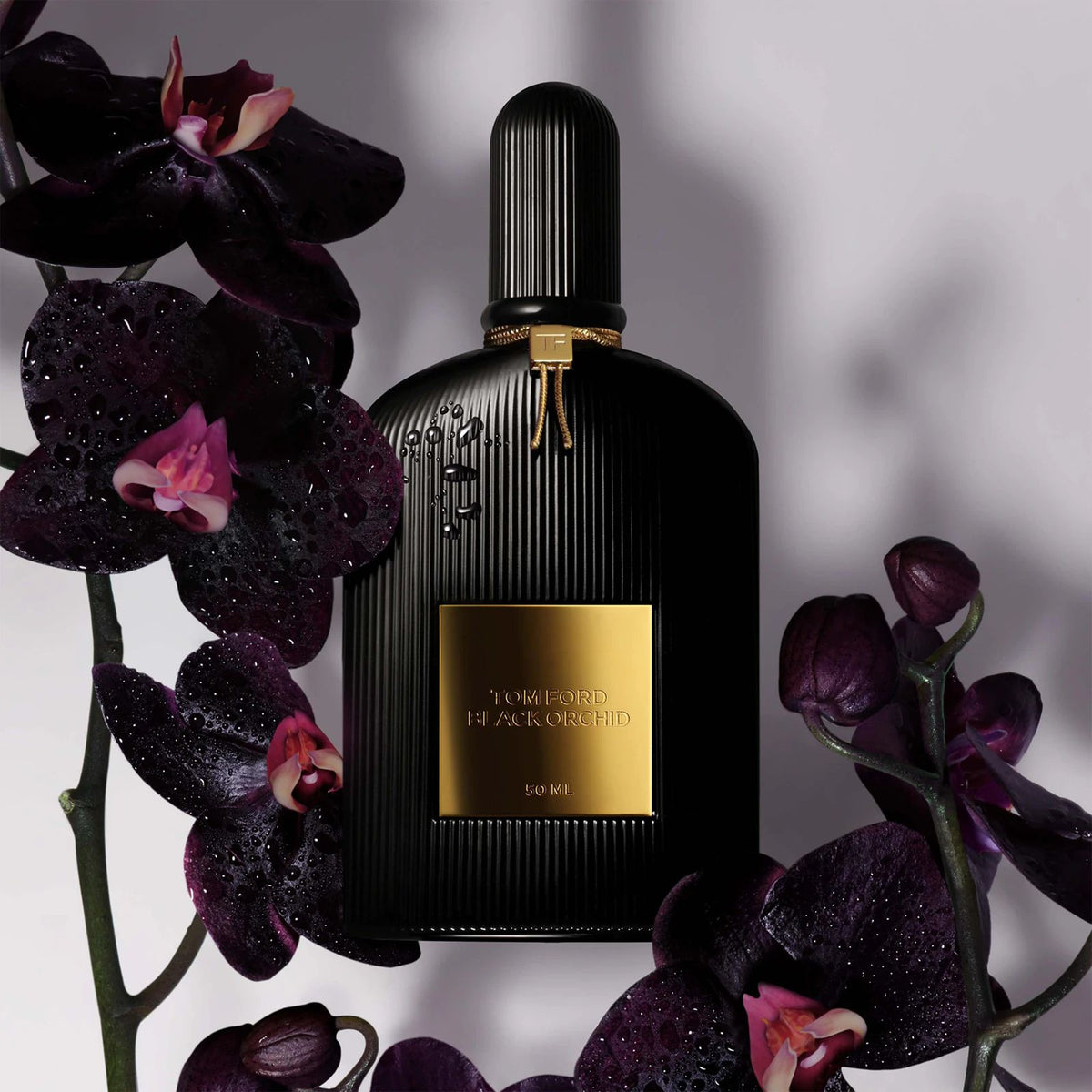  Tom Ford Black Orchid Apa de parfum 30ml, o creatie iconica dedicata femeii sofisticate, puternice si memorabile. 