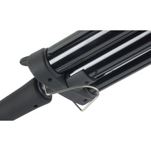 Încarcă imaginea în Galerie, Ultron Shango Triple Barrel Waver 32mm EU - Ondulator Profesional Pentru Bucle Lejere - Beauty Lounge
