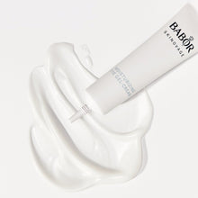 Încarcă imaginea în Galerie, Babor Skinovage Moisturizing Eye Gel-Cream 15ml - Cremă Gel Hidratantă pentru Conturul Ochilor cu Acid Hialuronic pentru Cearcăne și Linii Fine - Beauty Lounge
