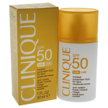 Încarcă imaginea în Galerie, Clinique Mineral Sunscreen Fluid SPF50 - Crema Solara pentru Fata 30ml
