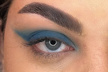 Încarcă imaginea în Galerie, Layla Cosmetics To Infinity Primer and Eyeshadow Waterproof No 7 - Fard de Ochi
