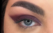 Încarcă imaginea în Galerie, Layla Cosmetics To Infinity Primer and Eyeshadow Waterproof No 5 - Fard de Ochi
