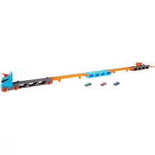 Încarcă imaginea în Galerie, Hot Wheels 2 in 1 Mega Transportator Masini Pista
