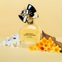 Încarcă imaginea în Galerie, Marc Jacobs Perfect Intense Eau de Parfum 50ml - Pentru Femei
