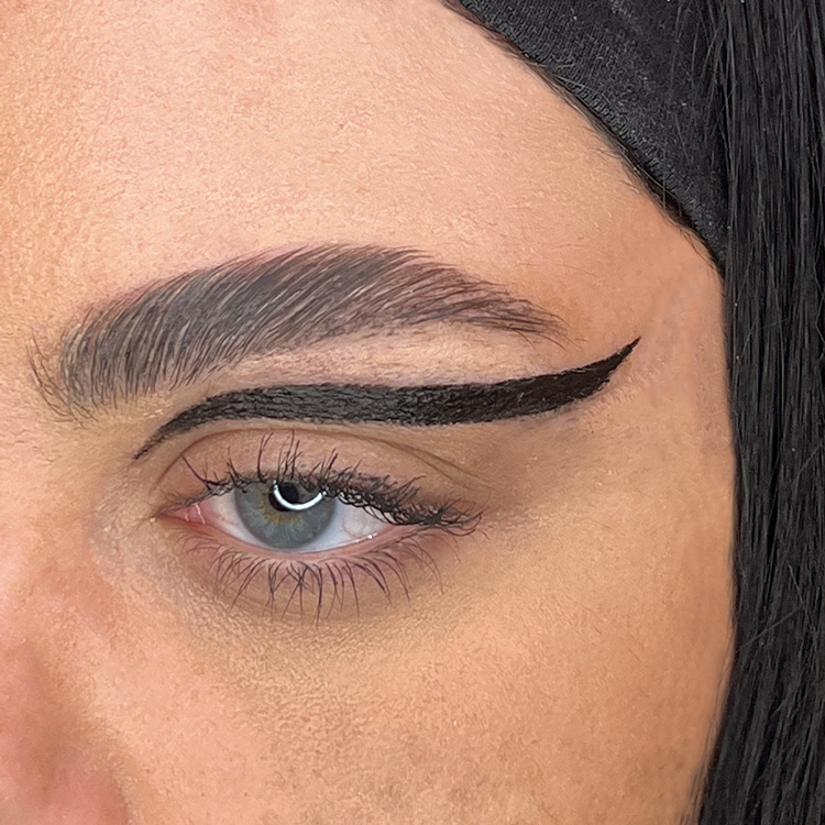 Layla Cosmetics Eyeliner Ultra Mat As Hell Black Waterproof - Creion Contur Ochi