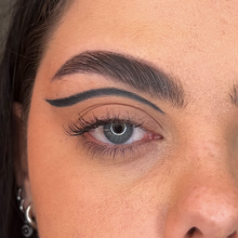 Încarcă imaginea în Galerie, Layla Cosmetics Microeyeliner Intracigliare No 1 - Creion Contur Ochi Ultra Subtire
