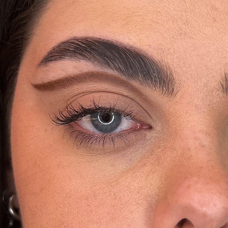 Layla Cosmetics Microeyeliner Intracigliare No 2 - Creion Contur Ochi Ultra Subtire - Beauty Lounge