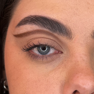 Layla Cosmetics Microeyeliner Intracigliare No 2 - Creion Contur Ochi Ultra Subtire