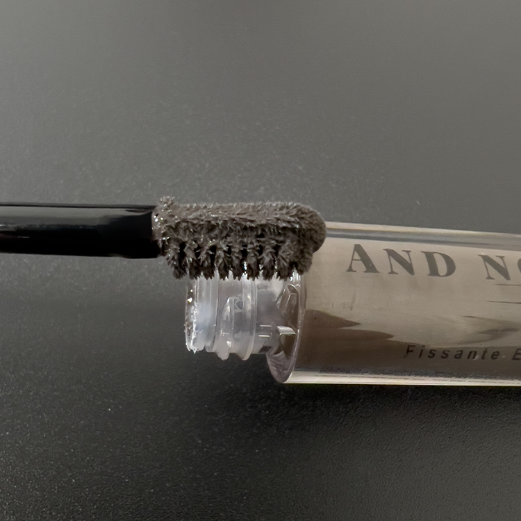 Layla Cosmetics And Now…Brow Gel No 3 - Gel pentru Sprancene cu Efect de Laminare