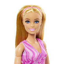 Încarcă imaginea în Galerie, Barbie Papusa Made To Move Blonda cu Top Roz
