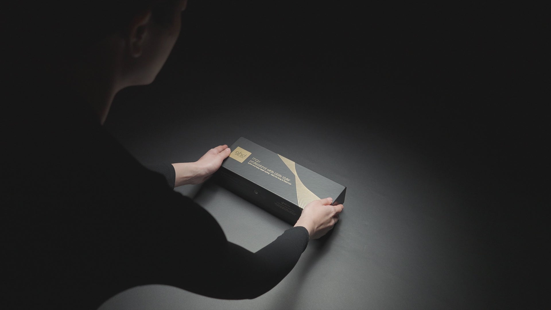 Încarcă video: GHD Max Straightener - Placa Profesionala cu Placi Late si Tehnologie Dual-Zone