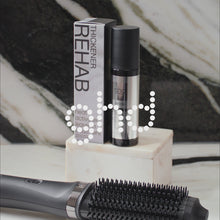 Încarcă și redă videoclipul în Galerie, GHD Rehab Thickness Spray 95ml - Spray Profesional Leave-in Pentru Parului Fin
