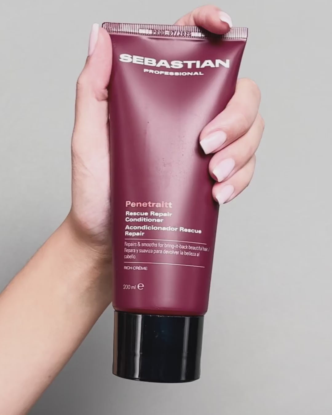 Încarcă video: Sebastian-Penetraitt-Beauty-Lounge