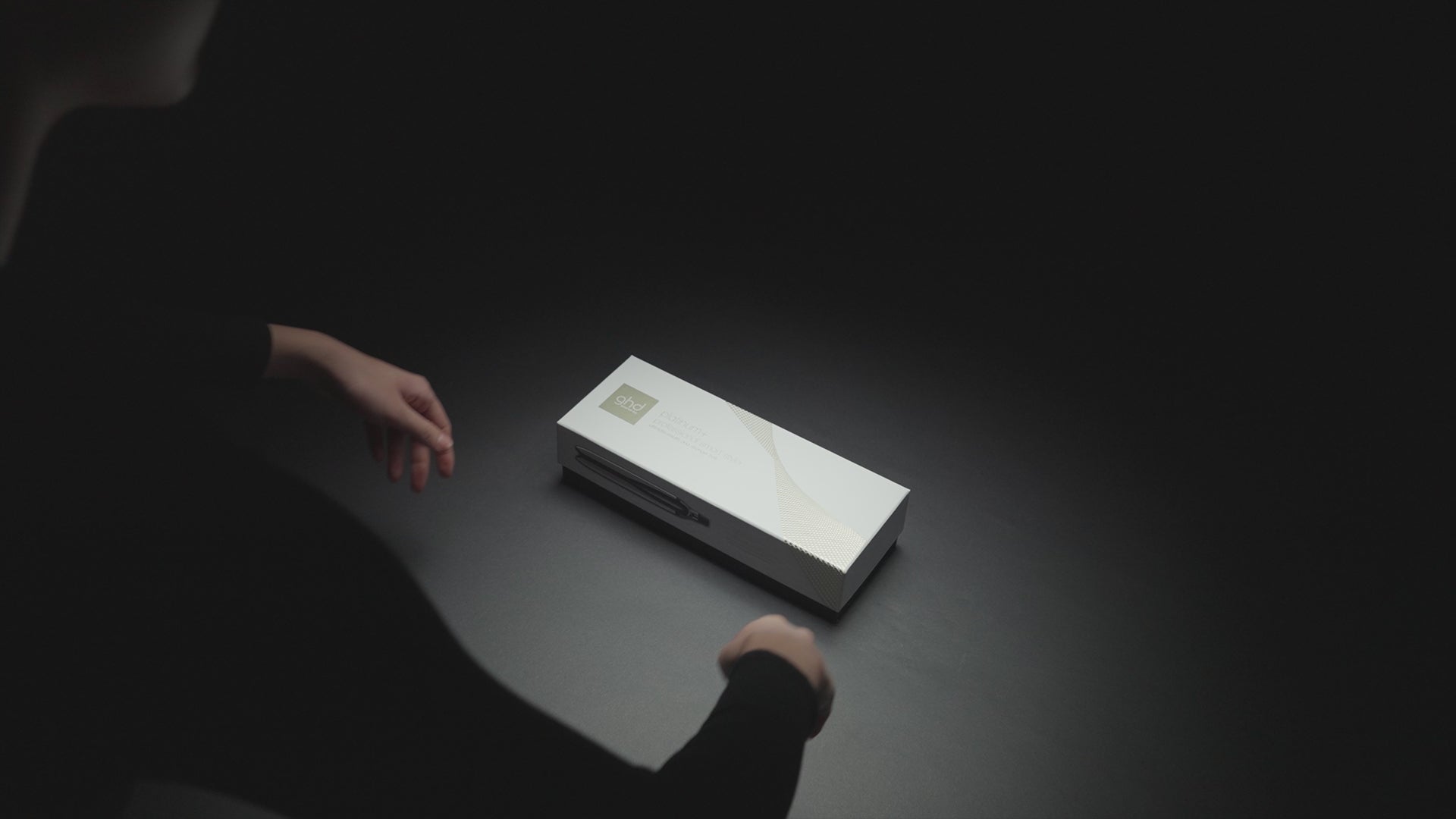 Încarcă video: GHD Platinum+ Straightener White Placa de Par Profesionala cu Tehnologia Ultra-Zone