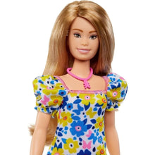 Încarcă imaginea în Galerie, Barbie Papusa Fashionista Blonda cu sindrom Down
