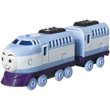 Încarcă imaginea în Galerie, Fisher Price Thomas Locomotiva cu Vagon Push Along Kenji
