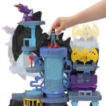 Încarcă imaginea în Galerie, Fisher Price Imaginext DC Super Friends Set Bat Tech Batcave

