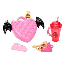 Încarcă imaginea în Galerie, Monster High Papusa Draculaura cu Animalut si Accesorii
