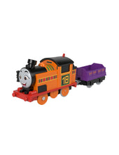 Încarcă imaginea în Galerie, Fisher Price Thomas Locomotiva Motorizata Nia cu Vagon
